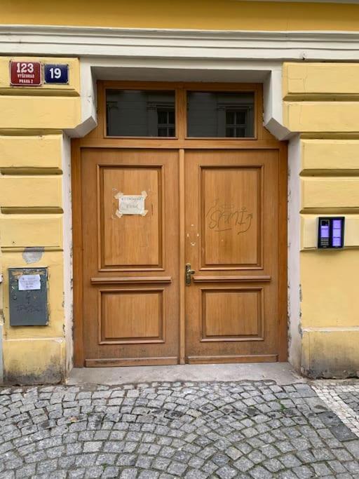 Helen Homestay Vysehrad Praga Exterior foto