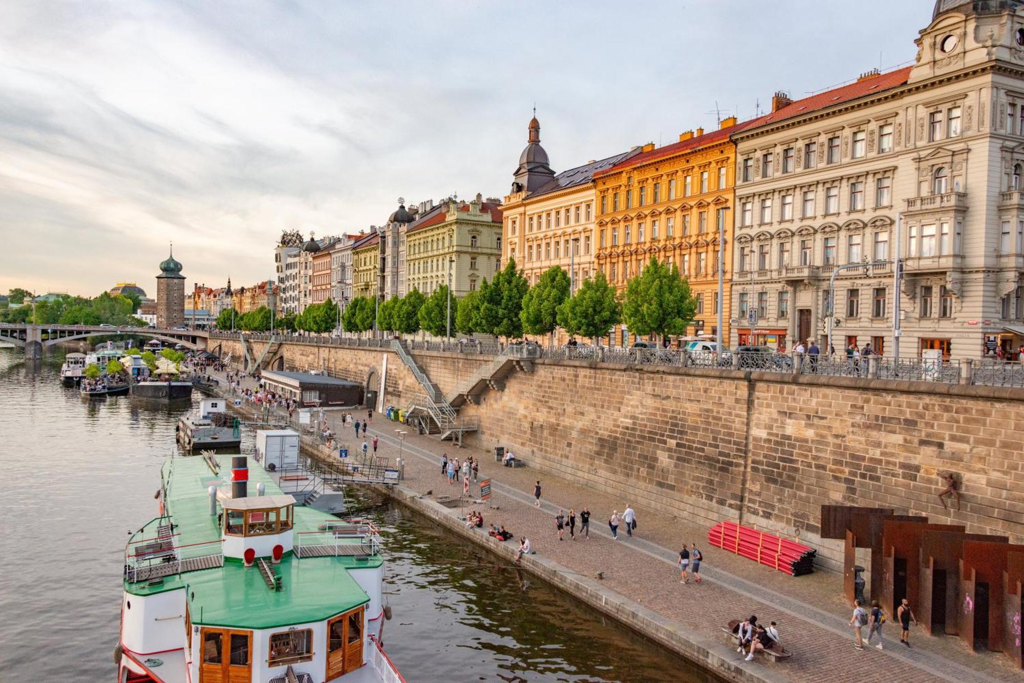 Helen Homestay Vysehrad Praga Exterior foto